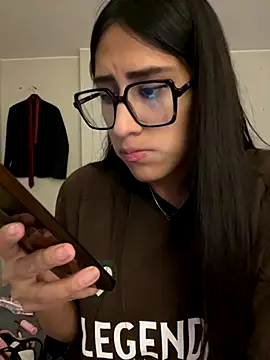 AleFantasy0001 online show from 2, 10, 2025