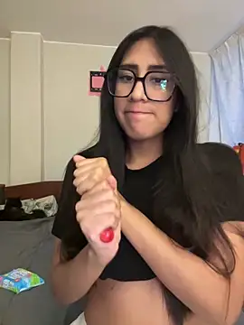 AleFantasy0001 online show from 5, 10, 2025