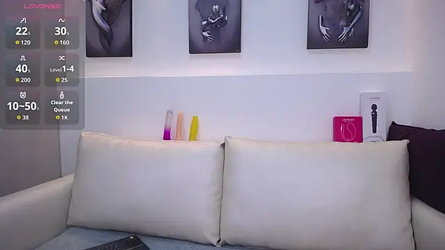 Melodi Roux online show from 6, 10, 2025