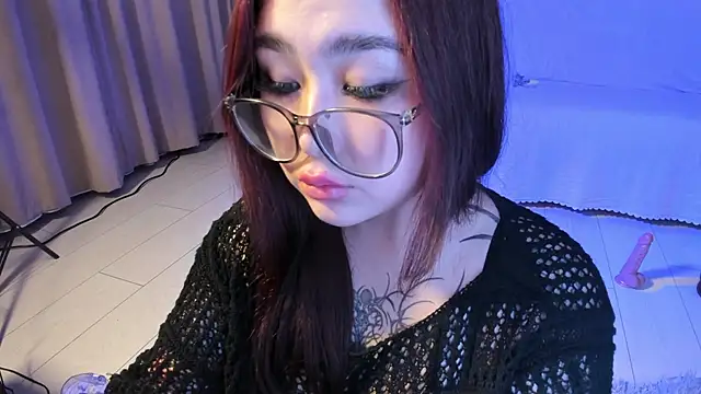 Yuriko May online show from 10, 1, 2025