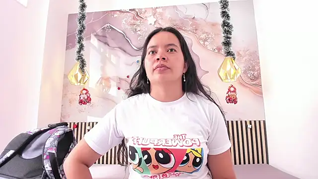 Snapshot of EvelynSweet1 chatting on 17, 12, 2025 EvelynSweet1 online show from 17, 12, 2025