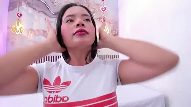 Snapshot of EvelynSweet1 chatting on 7, 4, 2026 EvelynSweet1 online show from 7, 4, 2026