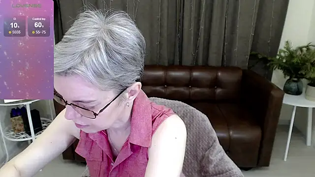 Cutie Erikaa1 online show from 15, 1, 2025