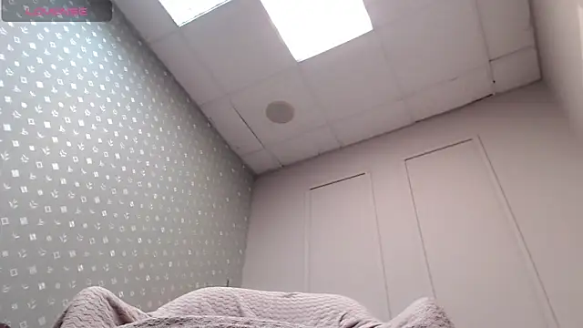 Snapshot of Cutie_Erikaa1 chatting on 2, 3, 2026 Cutie Erikaa1 online show from 2, 3, 2026