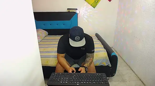 Snapshot of pitbullveryhot chatting on 15, 3, 2025 pitbullveryhot online show from 15, 3, 2025