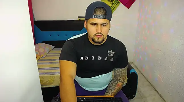 Snapshot of pitbullveryhot chatting on 19, 3, 2025 pitbullveryhot online show from 19, 3, 2025