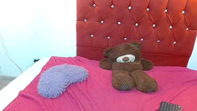 Snapshot of allysonn_fox chatting on 21, 1, 2025 allysonn fox online show from 21, 1, 2025