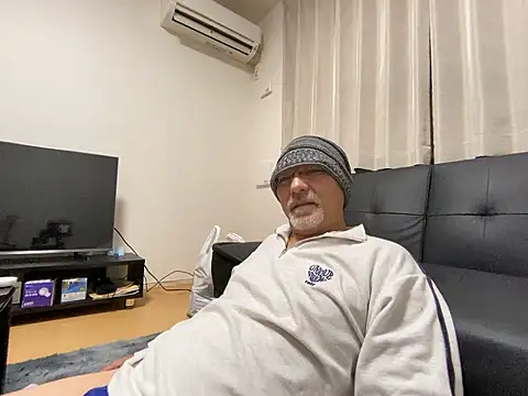 Snapshot of Grandpa29hijii chatting on 2, 11, 2025 Grandpa29hijii online show from 2, 11, 2025