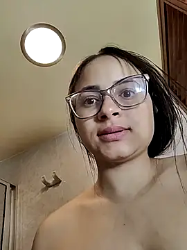 Snapshot of aleejhandraa chatting on 2, 11, 2025 aleejhandraa online show from 2, 11, 2025