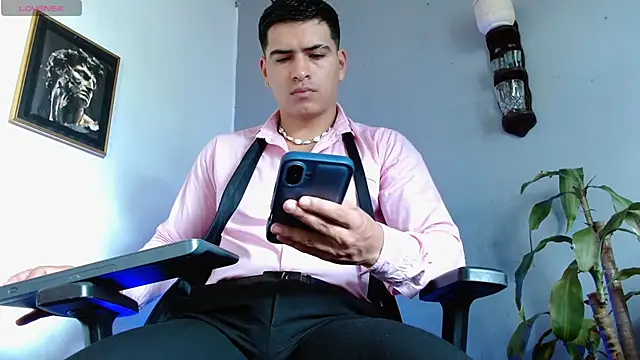 Snapshot of Adrian_Mill3r chatting on 2, 11, 2025 Adrian Mill3r online show from 2, 11, 2025