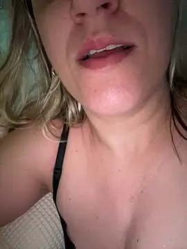 Snapshot of Bia_sexynovaes chatting on 31, 12, 2024 Bia sexynovaes online show from 31, 12, 2024