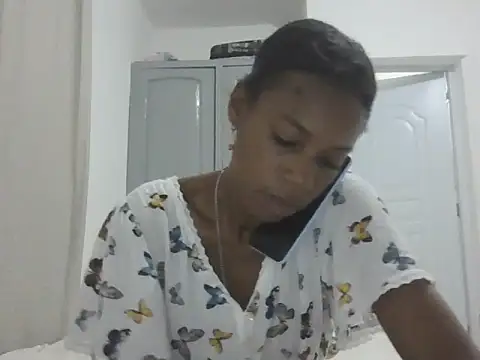 Snapshot of adele-33 chatting on 28, 9, 2025 adele-33 online show from 28, 9, 2025