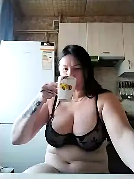 Snapshot of Holly-69 chatting on 2, 2, 2025 Holly-69 online show from 2, 2, 2025