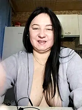 Snapshot of Holly-69 chatting on 16, 2, 2025 Holly-69 online show from 16, 2, 2025
