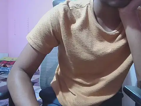 Snapshot of KissesBoyAD chatting on 29, 10, 2025 KissesBoyAD online show from 29, 10, 2025