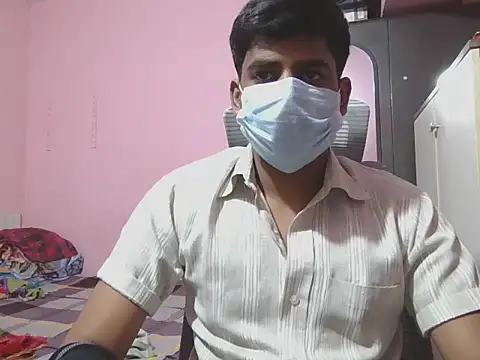 Snapshot of KissesBoyAD chatting on 31, 10, 2025 KissesBoyAD online show from 31, 10, 2025