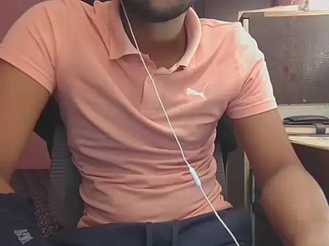 Snapshot of KissesBoyAD chatting on 13, 12, 2025 KissesBoyAD online show from 13, 12, 2025