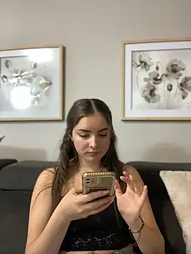 imlindapink online show from 22, 1, 2025
