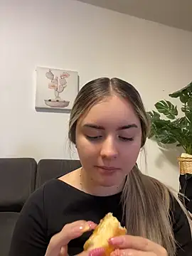imlindapink online show from 9, 5, 2026