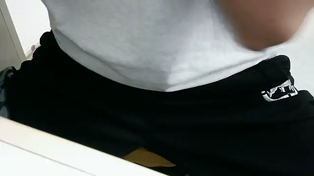 XiaoGuoGuo284512 online show from 31, 1, 2025