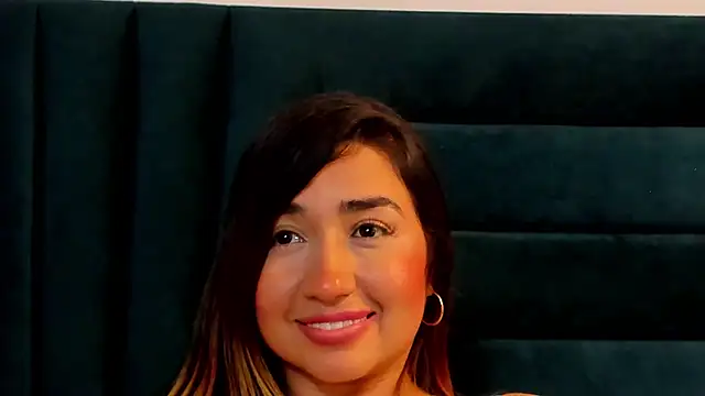 LisaWhite  online show from 5, 3, 2025