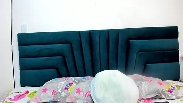 LisaWhite  online show from 11, 3, 2025