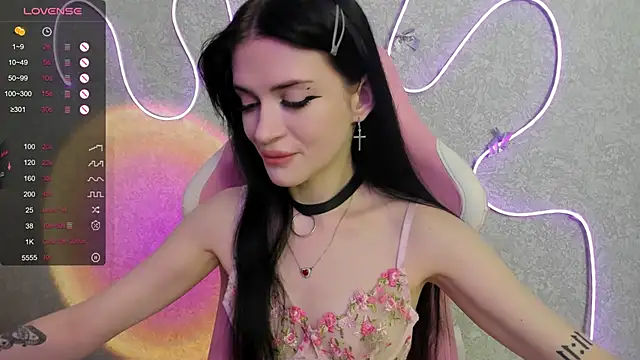 Molly Crystall online show from 5, 7, 2026
