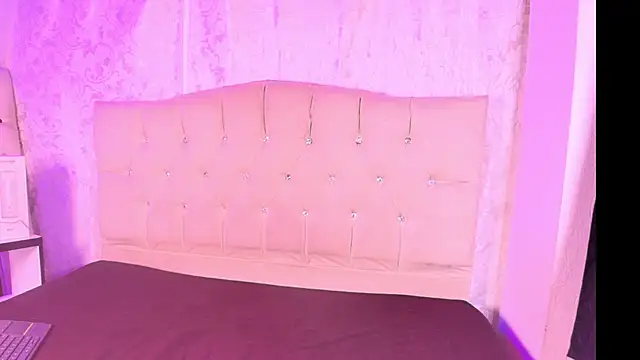 Snapshot of Strella_ferrera chatting on 6, 1, 2026 Strella ferrera online show from 6, 1, 2026