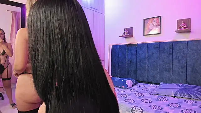 Julia Ahnn online show from 28, 1, 2025
