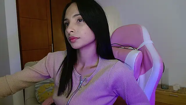 Snapshot of AnnitaSerna_ chatting on 1, 4, 2026 AnnitaSerna online show from 1, 4, 2026