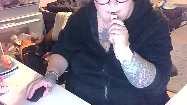 peachy-paige online show from 4, 12, 2024