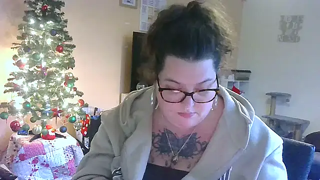 peachy-paige online show from 10, 12, 2024