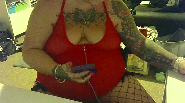 peachy-paige online show from 11, 2, 2025