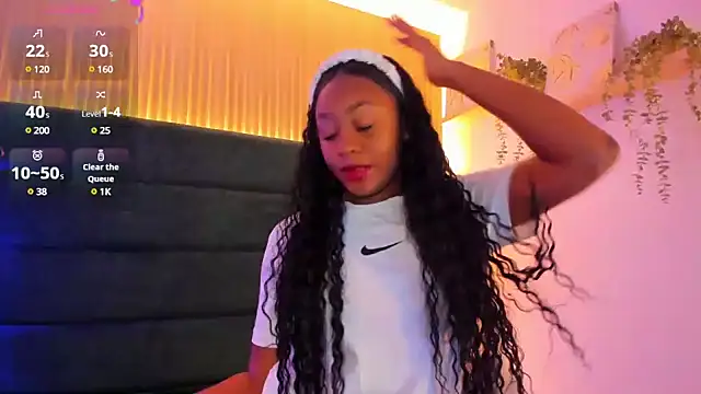 Snapshot of NaomyBaez chatting on 4, 12, 2024 NaomyBaez online show from 4, 12, 2024