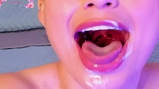 samanthasweeth online show from 25, 2, 2025