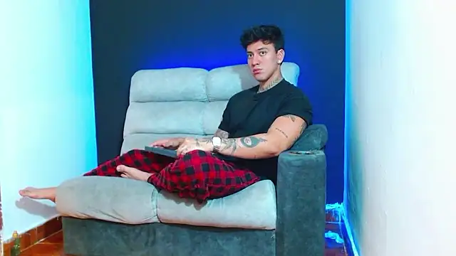 JUSTIN FULLER1 online show from 9, 1, 2026