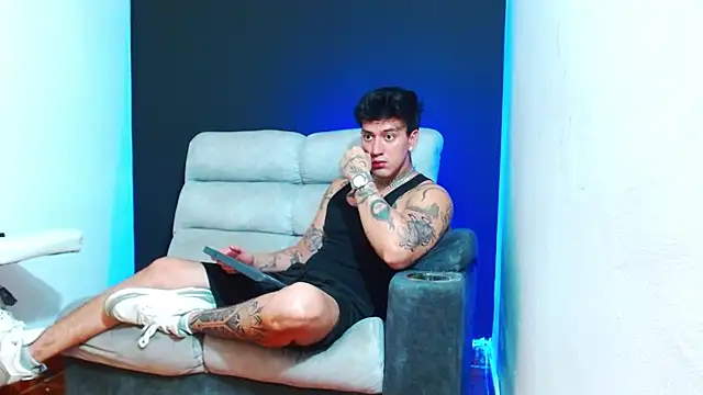 JUSTIN FULLER1 online show from 8, 5, 2026