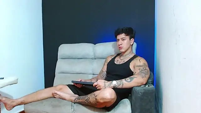 JUSTIN FULLER1 online show from 28, 6, 2026