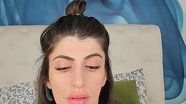 SkinnyDolly online show from 22, 12, 2025