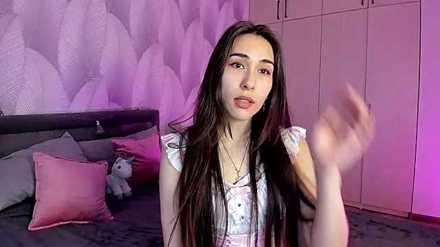 Snapshot of Bambiii_bby chatting on 6, 2, 2025 Bambiii bby online show from 6, 2, 2025