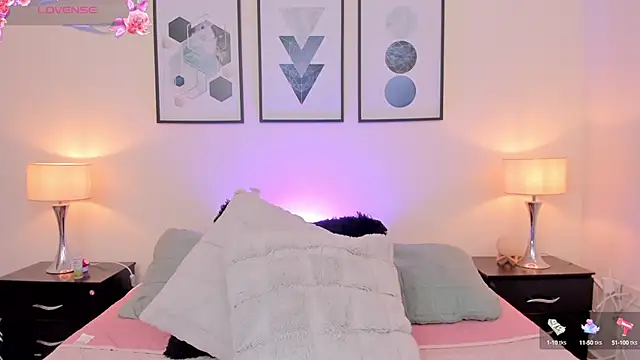 JulianaWaldo online show from 11, 9, 2025