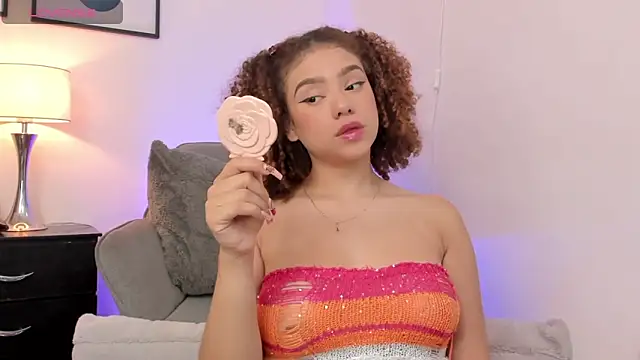 JulianaWaldo online show from 7, 10, 2025