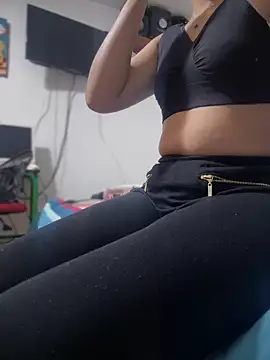 Snapshot of im_lorein chatting on 1, 3, 2025 im lorein online show from 1, 3, 2025