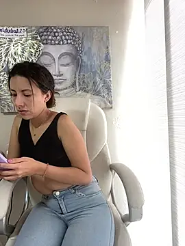 Snapshot of im_lorein chatting on 11, 3, 2025 im lorein online show from 11, 3, 2025