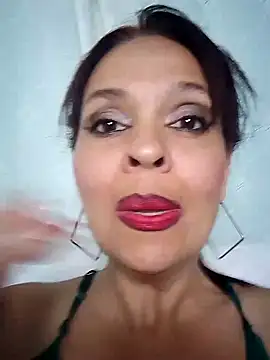 Snapshot of sthefania1710 chatting on 3, 1, 2025 sthefania1710 online show from 3, 1, 2025