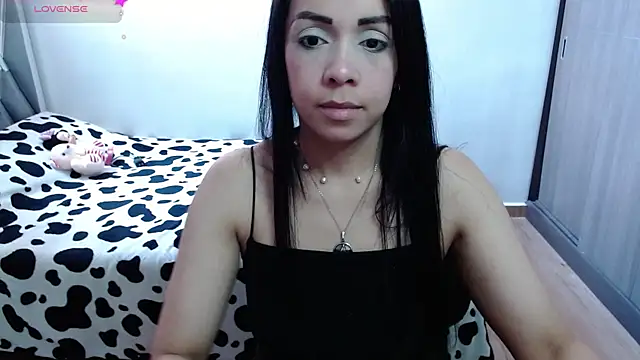 Amber Lovely online show from 1, 1, 2025