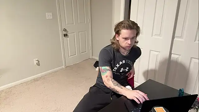 Snapshot of DaddydayDrinkzz chatting on 10, 3, 2025 DaddydayDrinkzz online show from 10, 3, 2025