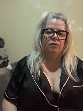 curvy-Ruby-Uk online show from 8, 1, 2025