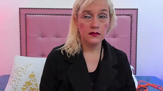 CarolinaGlamour online show from 19, 2, 2025