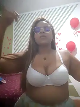 Snapshot of Evabigass chatting on 15, 2, 2025 Evabigass online show from 15, 2, 2025